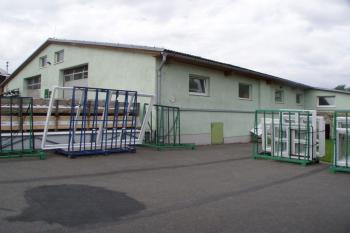 Pohled na pozdně gotickou a renesanční část tvrze od jihovýchodu (© Lukáš Pechánek, 07/2010)