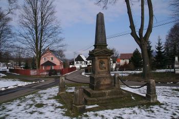 Pomník padlým z válek 1859 a 1866 (© Ivan Grisa, 03/2009)