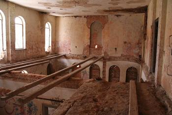 Interiér bývalé modlitebny, později kina (© Ivan Grisa, 03/2009)