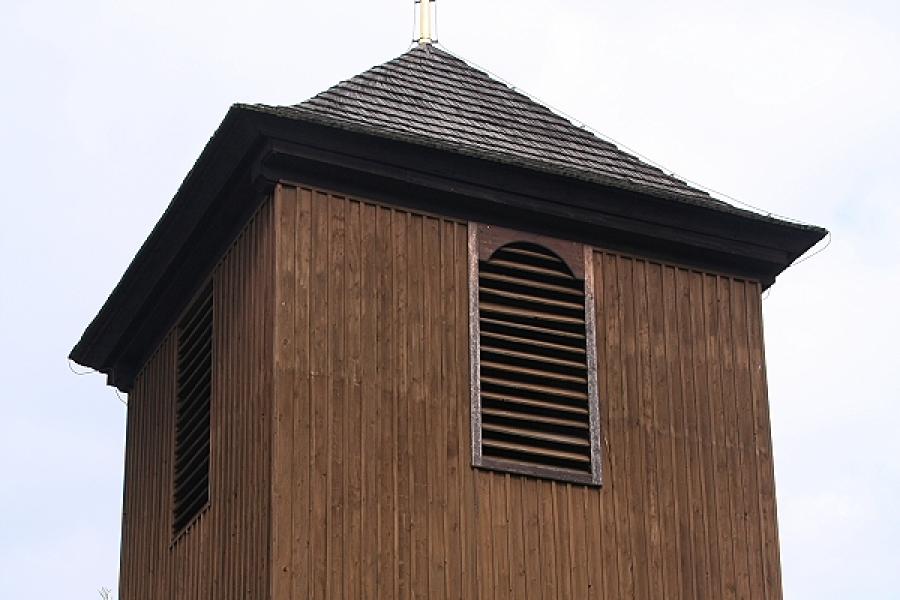 zvonice u kostela sv. Petra a Pavla