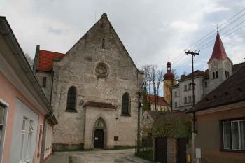 Hlavní (západní) průčelí (© Ivan Grisa, 05/2006)