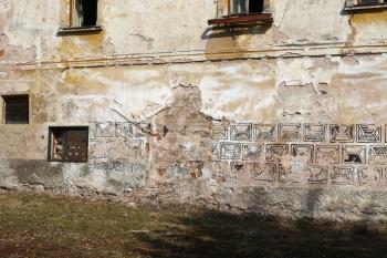 renesanční sgrafita překryta moderními 