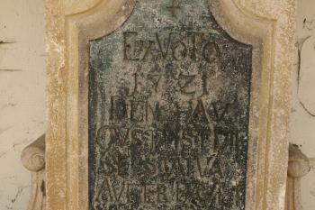 podstavec Piety s letopočtem 1721 ( © Milan Caha 03/2009)