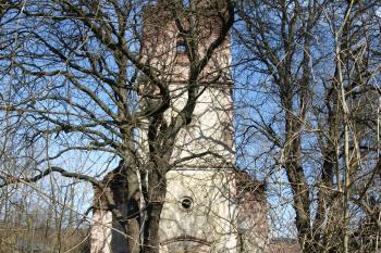 jižní průčelí kostela ( © Milan Caha 03/2009)