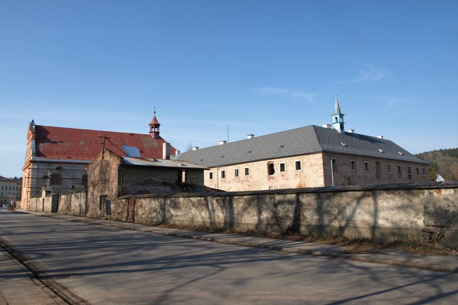 klášter františkánů s kostelem sv. Františka Serafinského
