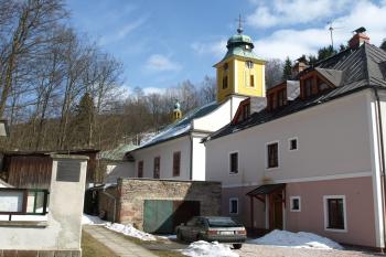 kostel od severozápadu ( © Milan Caha 03/2009)