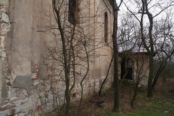 Jižní stěna lodi a sakristie (© Ivan Grisa, 03/2009)