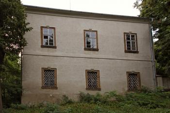 západní průčelí (© Pavel Zany Komárek 4. 8. 2012)