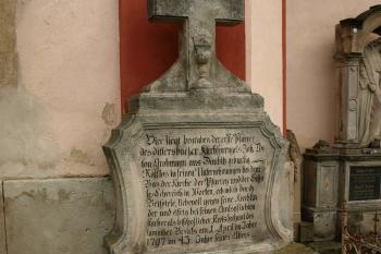 nejstarší náhrobník ( © Milan Caha 03/2009)