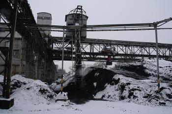 Výsypné zařízení na uhelné skládce ( © Ivan Grisa 02/2009)