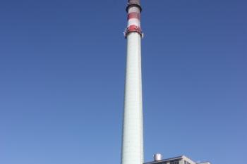 Nejvyšší cihelný komín v Česku ( © Ivan Grisa 08/2009)