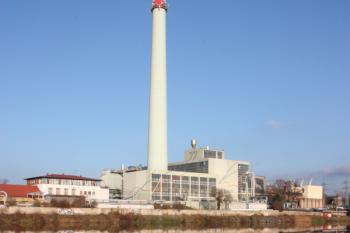 Občas mají v Kolíně elektrárny dvě ( © Ivan Grisa 12/2009)
