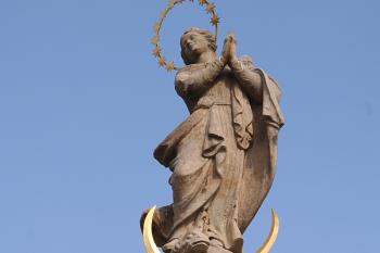 Assumpta na vrcholu sloupu ( © Ivan Grisa 04/2009)