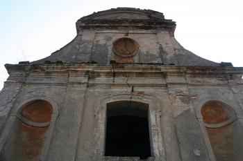 Horní část západního průčelí ( © Ivan Grisa 04/2009)