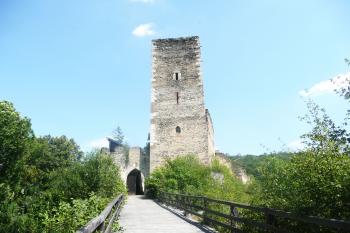 Zřícenina hradu Kaja (© aleshwarrior, 07/2014)