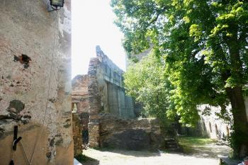 Zřícenina hradu Kaja (© aleshwarrior, 07/2014)