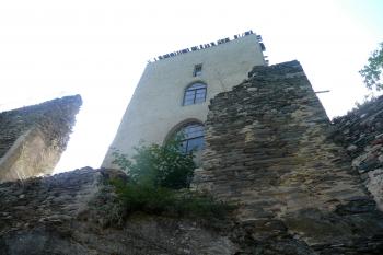 Zřícenina hradu Kaja (© aleshwarrior, 07/2014)