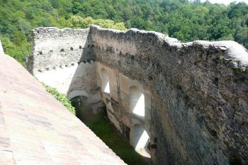 Zřícenina hradu Kaja (© aleshwarrior, 07/2014)