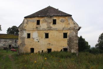 Zámek od jihu ( © Ivan Grisa 08/2009)