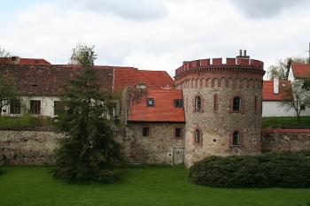 Novogoticky upravená bašta u pivovaru (© Ivan Grisa, 04/2006)
