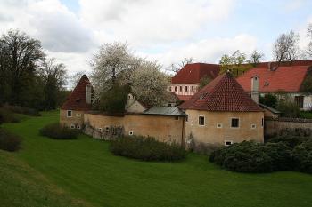 Pozdně gotické bašty pod zámkem (© Ivan Grisa, 04/2006)