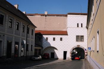 Budějovická brána od východu (© Ivan Grisa, 08/2003)