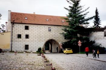 Novohradská brána, vnitřní strana (© Karel Husák, 09/2002)