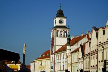 Radnice z náměstí (© Filip Zajíc, 06/2014)