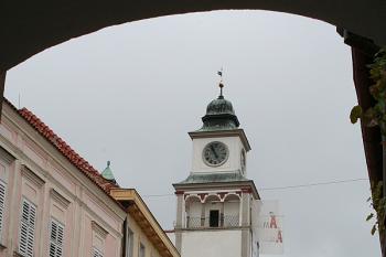 Radniční věž z Hradecké brány ( © Ivan Grisa 04/2006)