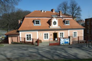 letohrádek Klamovka ( © Milan Caha 04/2009)