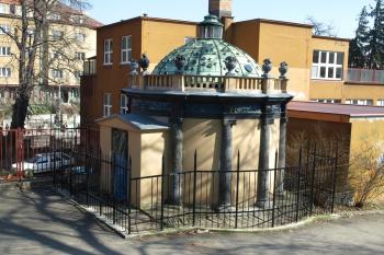 chrámek Noci z roku 1790 ( © Milan Caha 04/2009)