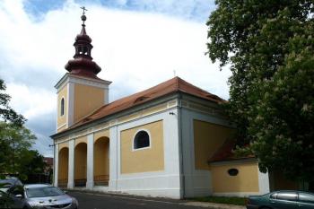 kostel od jihovýchodu (© Milan Caha 05/2011)
