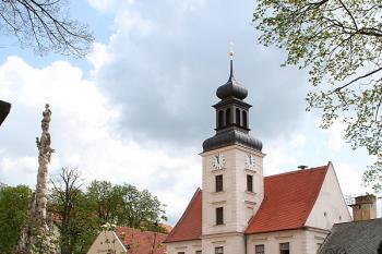 Radnice od severozápadu ( © Ivan Grisa 05/2008)