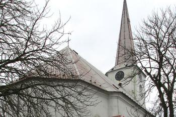 Kostel sv. Petra a Pavla v Hraničných Petrovicích ( © Pavel Vítek 11/2014)