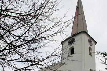 Kostel sv. Petra a Pavla v Hraničných Petrovicích ( © Pavel Vítek 11/2014)