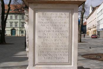 Nápis na podstavci (© Ľubomír Repta, 03/2009)