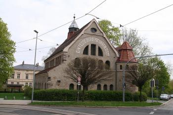 Kostel od jihu (© Ivan Grisa, 04/2009)