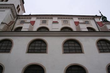 Kostel od jihu ( © Ivan Grisa 04/2009)