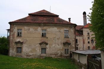 Severní křídlo od západu ( © Ivan Grisa 04/2009)