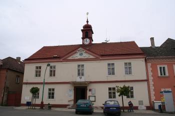 Hlavní průčelí ( © Ivan Grisa 04/2009)