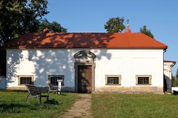 vstupní (západní) průčelí kaple (© Pavel Zany Komárek 12. 8. 2012)