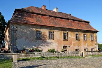 fara od jihu (© Pavel Zany Komárek 12. 8. 2012)