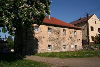Bývalá fara od jihovýchodu ( © Ivan Grisa 05/2009)