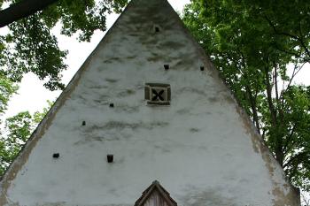 Vstupní brána na hřbitov a západní průčelí ( © Ivan Grisa 05/2009)