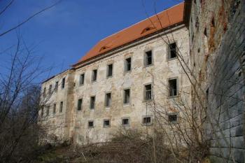 Vartemberk - východní průčelí (© Pavel Jarý, 11.03.2007)