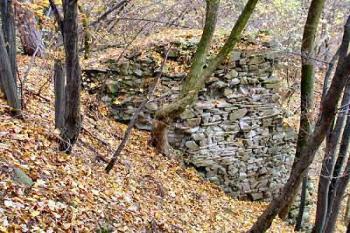 opěrný pilíř na východní straně jádra ( © Pavel Zany Komárek 27.10.2002)