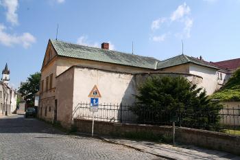 Šatlava a přilehlá bašta od jihu ( © Ivan Grisa 05/2009)