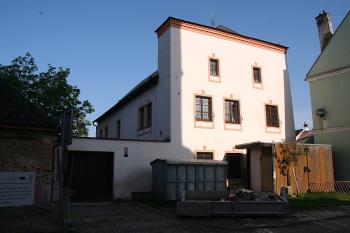 Renesanční dům proti hlavnímu průčelí Mariánského kostela ( © Ivan Grisa 05/2009)