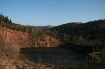 Lom, kde byl hrad Bolkov (© Petr Nožička, 2/2008)