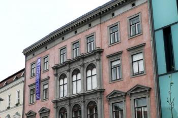 průčelí Herringova domu na náměstí Svobody ( © Jan P. Štěpánek 06/2009)